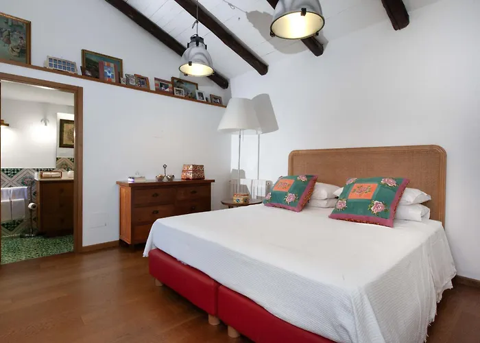 - Florinda Villa Sorrento